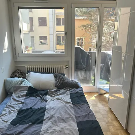 Apartment Eurovision! Spacious 3 Bedroom Apartment, Great Location, 30 Min To Eurovision